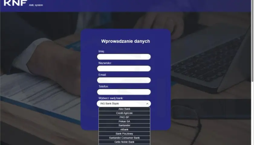 Formularz KNF do wprowadzania danych, sugerujący potencjalnych euroins oszuści. Wybór banku z listy.