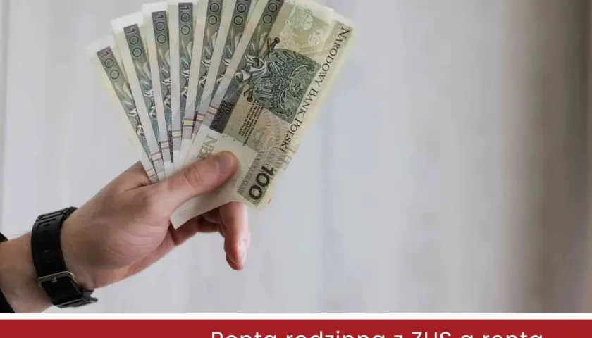 Dłoń trzyma banknoty 100 zł. ZUS odszkodowanie za śmierć syna może pomóc w trudnych chwilach.
