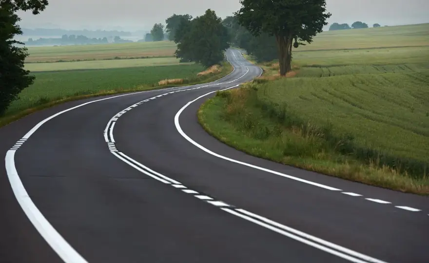 Podwójna ciągła - ile punktów i jaki mandat? Sprawdź!