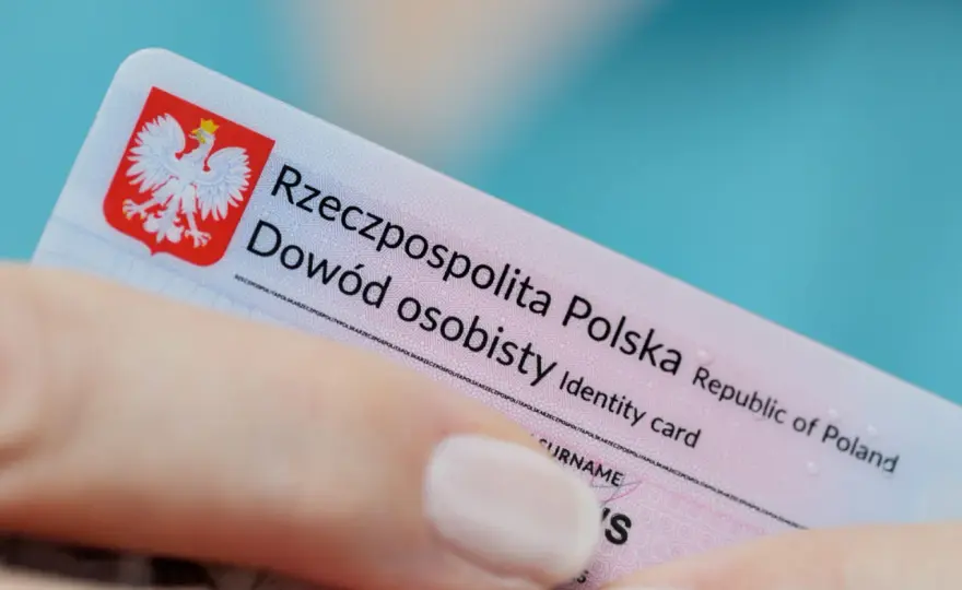 Nieważny dowód osobisty - Jak wymienić po terminie i uniknąć kar?