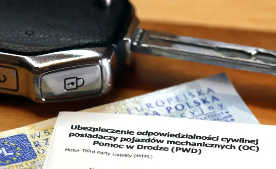 Kupiłeś auto? Ubezpieczenie OC po zakupie - terminy i kary