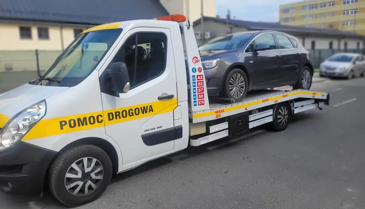 Pomoc drogowa na lawecie, która odpowiada na pytanie: ubezpieczenie assistance co to.